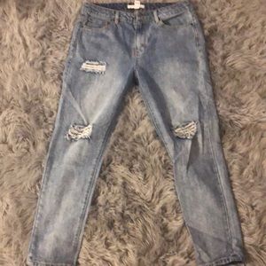 Distressed bluejeans